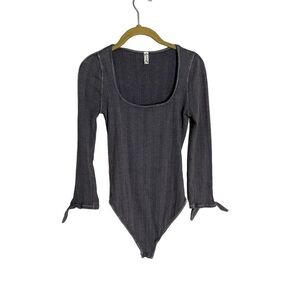 InTIMATELY Free People Gray Ribbed Tie Sleeve Square Neckline Bodysuit Small
